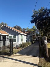 3021 Gray St in Houston, TX - Building Photo - Building Photo