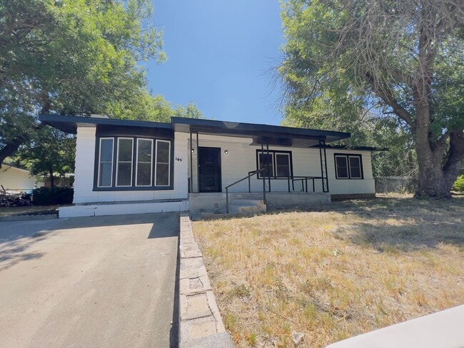105 Nauert St