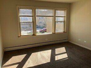 5452 N Artesian Ave, Unit 2N in Chicago, IL - Building Photo - Building Photo