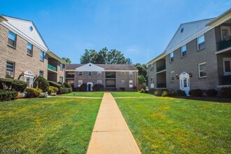 135 S Maple Ave in Ridgewood, NJ - Building Photo - Building Photo