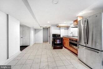 715 N George Mason Dr in Arlington, VA - Building Photo - Building Photo