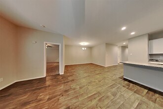 7139 St Kitts Dr in Panorama Village, TX - Building Photo - Building Photo