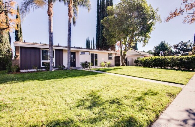 7126 Delco Ave in Winnetka, CA - Building Photo - Building Photo