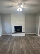 9 Guilford Dr in Springfield, IL - Building Photo - Building Photo
