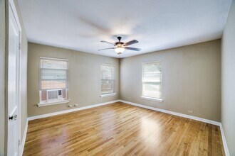 123 Mink Dr in San Antonio, TX - Building Photo - Building Photo