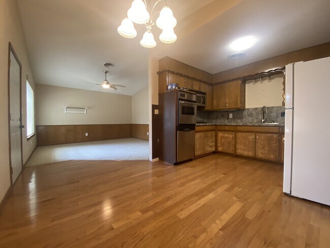 1525 Cherry Stone St in Norman, OK - Building Photo - Building Photo