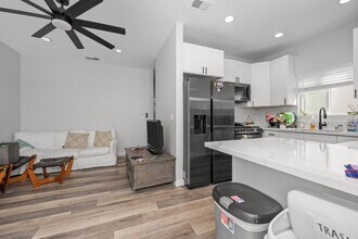 5229 E Falls View Dr in San Diego, CA - Building Photo - Building Photo