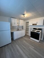 9 Lake Ave, Unit 2nd floor front in Binghamton, NY - Building Photo