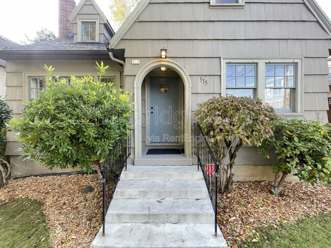 515 SE Peacock Ln in Portland, OR - Building Photo - Building Photo