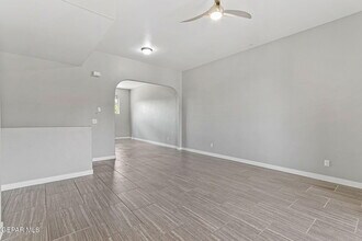 6350 Escondido Dr in El Paso, TX - Building Photo - Building Photo