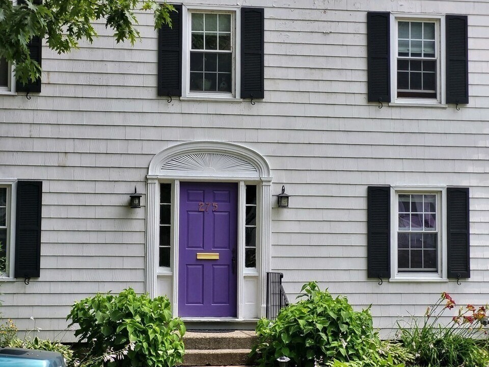 275 Marcy St in Southbridge, MA - Building Photo