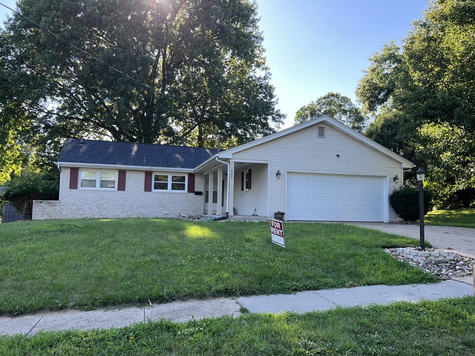 920 29th St in West Des Moines, IA - Building Photo