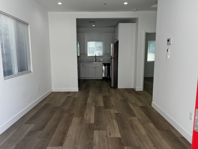 5952 Balcom Ave in Los Angeles, CA - Building Photo - Building Photo