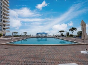 3180 S Ocean Dr, Unit 706 in Hallandale Beach, FL - Building Photo - Building Photo