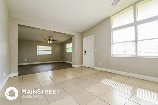 3521 Schwalbe Dr in Sarasota, FL - Building Photo - Building Photo