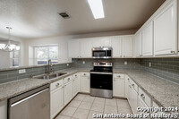 10135 Oak Saddle in San Antonio, TX - Building Photo - Building Photo