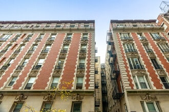 Fowler Court in New York, NY - Building Photo - Building Photo