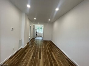 572 N 9th St in Newark, NJ - Building Photo - Building Photo