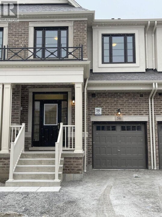 56 Velvet Dr in Whitby, ON - Building Photo