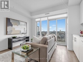 330 Richmond St W in Toronto, ON - Building Photo - Building Photo