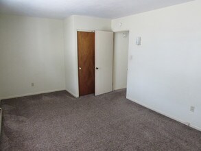 125 N Center St, Unit 2 in Cleona, PA - Building Photo - Building Photo