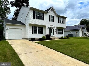 2132 Robert Bowie Dr in Upper Marlboro, MD - Building Photo - Building Photo