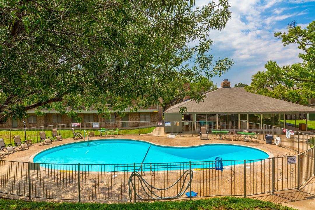 District 52 Apartments in San Angelo, TX - Foto de edificio