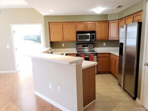 1489 Fox Pointe Cir in Ann Arbor, MI - Building Photo - Building Photo