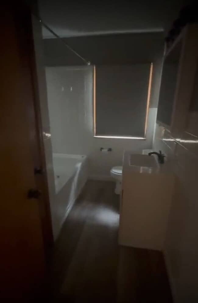 8902 W Silver Spring Dr in Milwaukee, WI - Building Photo - Building Photo