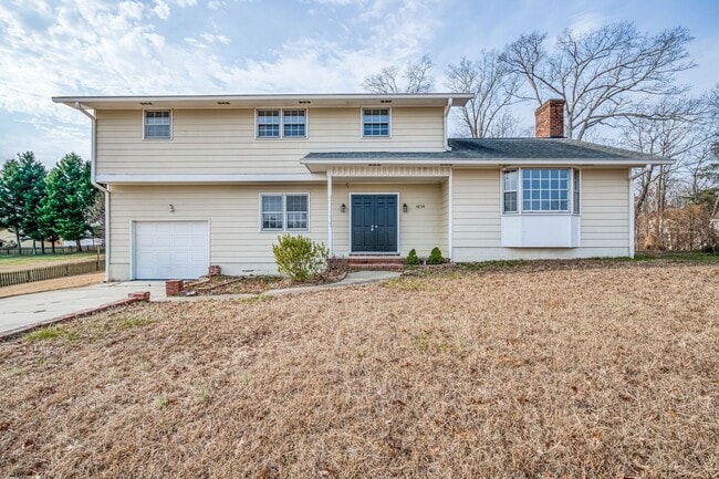 property at 3834 Yorkshire Pl