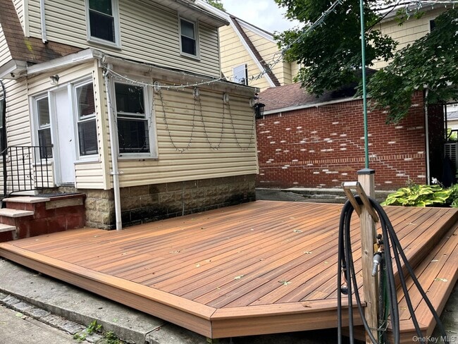 21 Nassau Rd in Great Neck, NY - Building Photo - Building Photo
