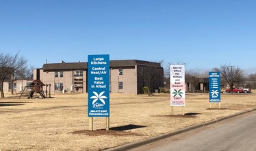 The Palms Apartments in Altus, OK - Building Photo - Building Photo