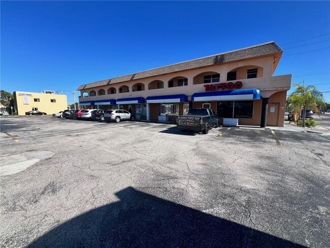 3937 Broadway in Ft. Myers, FL - Building Photo - Building Photo
