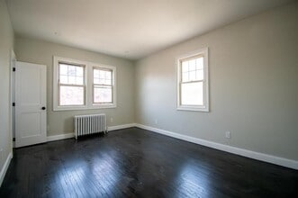 840 Seaman Ave in Baldwin, NY - Building Photo - Building Photo