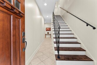 3045 Clinton Dr in Houston, TX - Building Photo - Building Photo