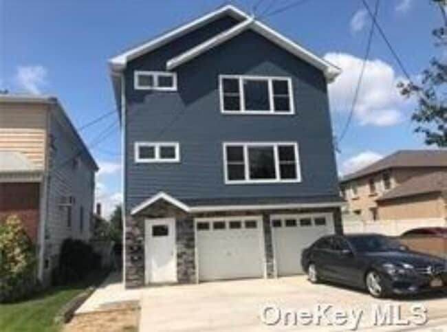 property at 9 5th Ave