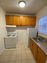 3057 Leeward Avenue, in Los Angeles, CA - Foto de edificio - Interior Photo