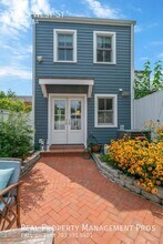 228 S West St in Alexandria, VA - Building Photo - Building Photo