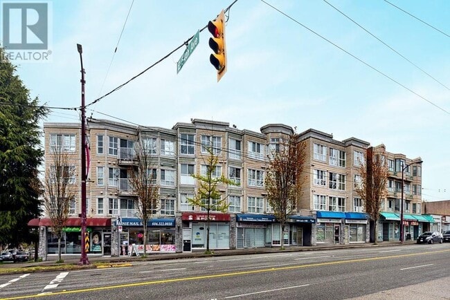 6963-6963 Victoria Dr