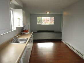 1247 Commonwealth Ave in Boston, MA - Building Photo - Building Photo