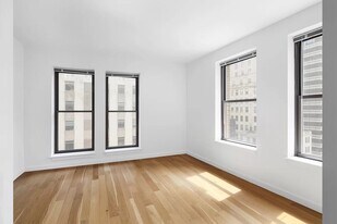 15 Broad St in New York, NY - Building Photo