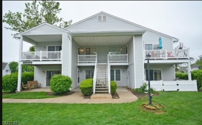 76 Village Green Rd