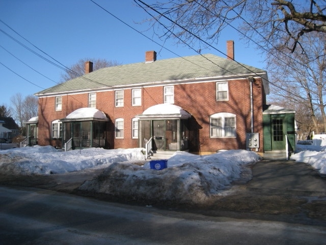 2-8 Beech St in Newmarket, NH - Foto de edificio