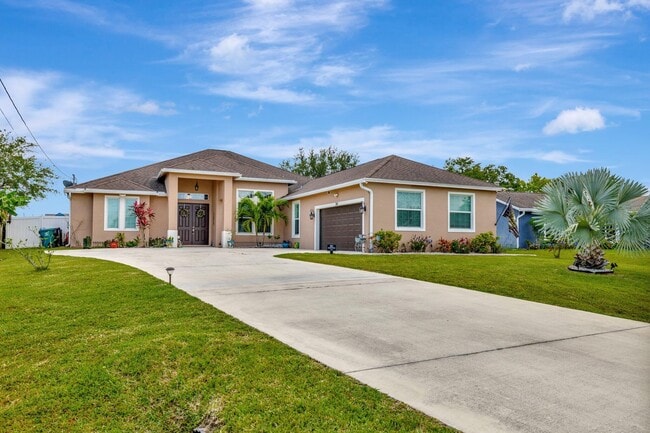 341 SW Kestor Dr in Port St. Lucie, FL - Building Photo - Building Photo
