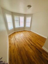 6847 S Indiana Ave in Chicago, IL - Foto de edificio - Building Photo