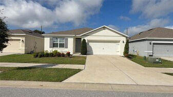 611 Autumn Stream Dr in Auburndale, FL - Building Photo