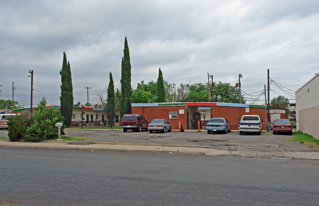 2304 Fir Ave in Lubbock, TX - Foto de edificio