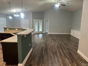 2413 Spur Ln in Gulf Breeze, FL - Building Photo - Building Photo