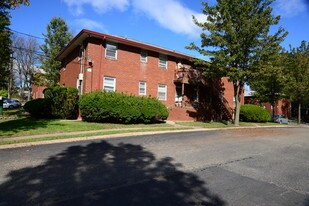 Woodside Apartments in Edison, NJ - Building Photo