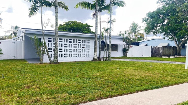 6540 SW 4th St in Pembroke Pines, FL - Building Photo - Building Photo